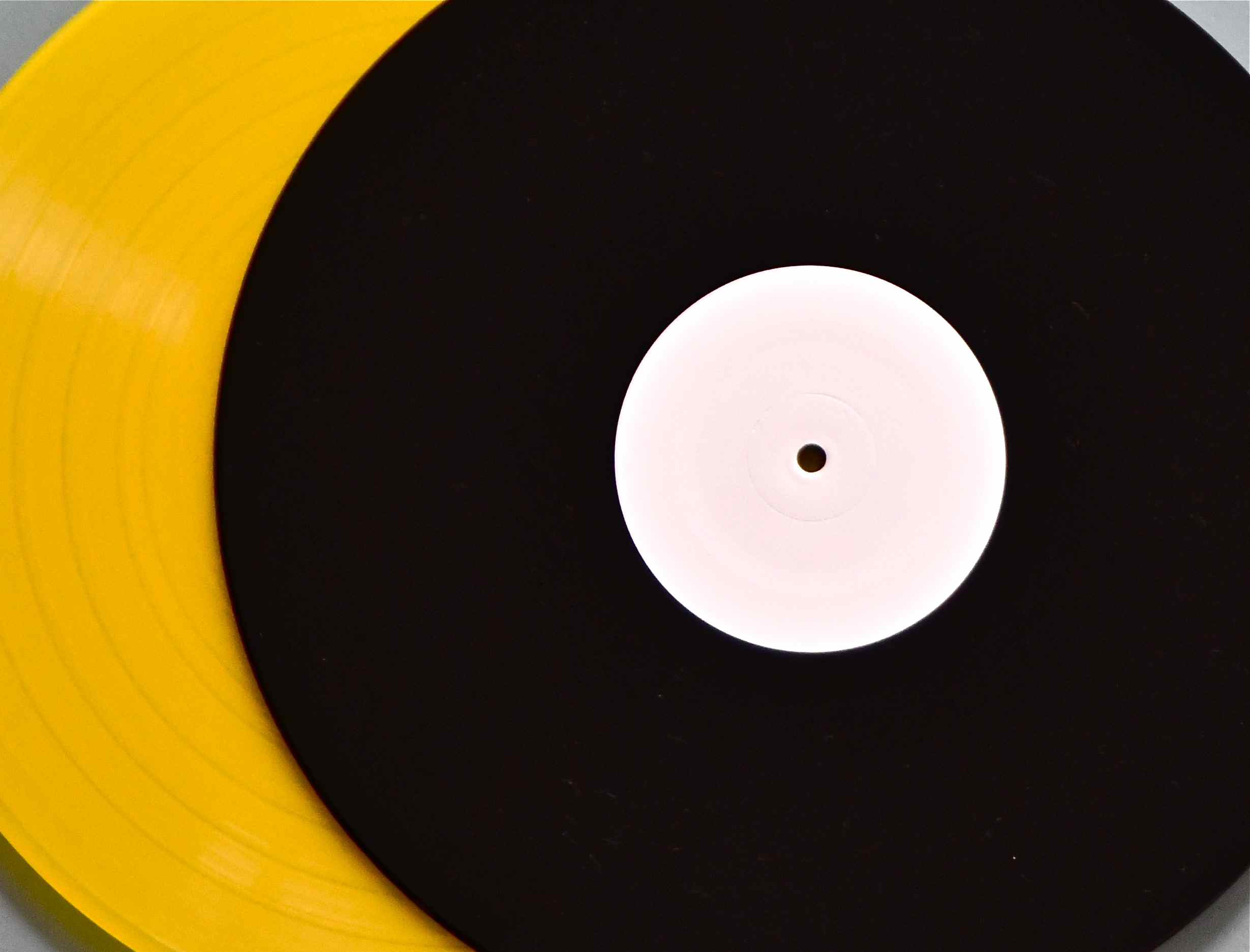 #Vinyles « Noir et Jaune »